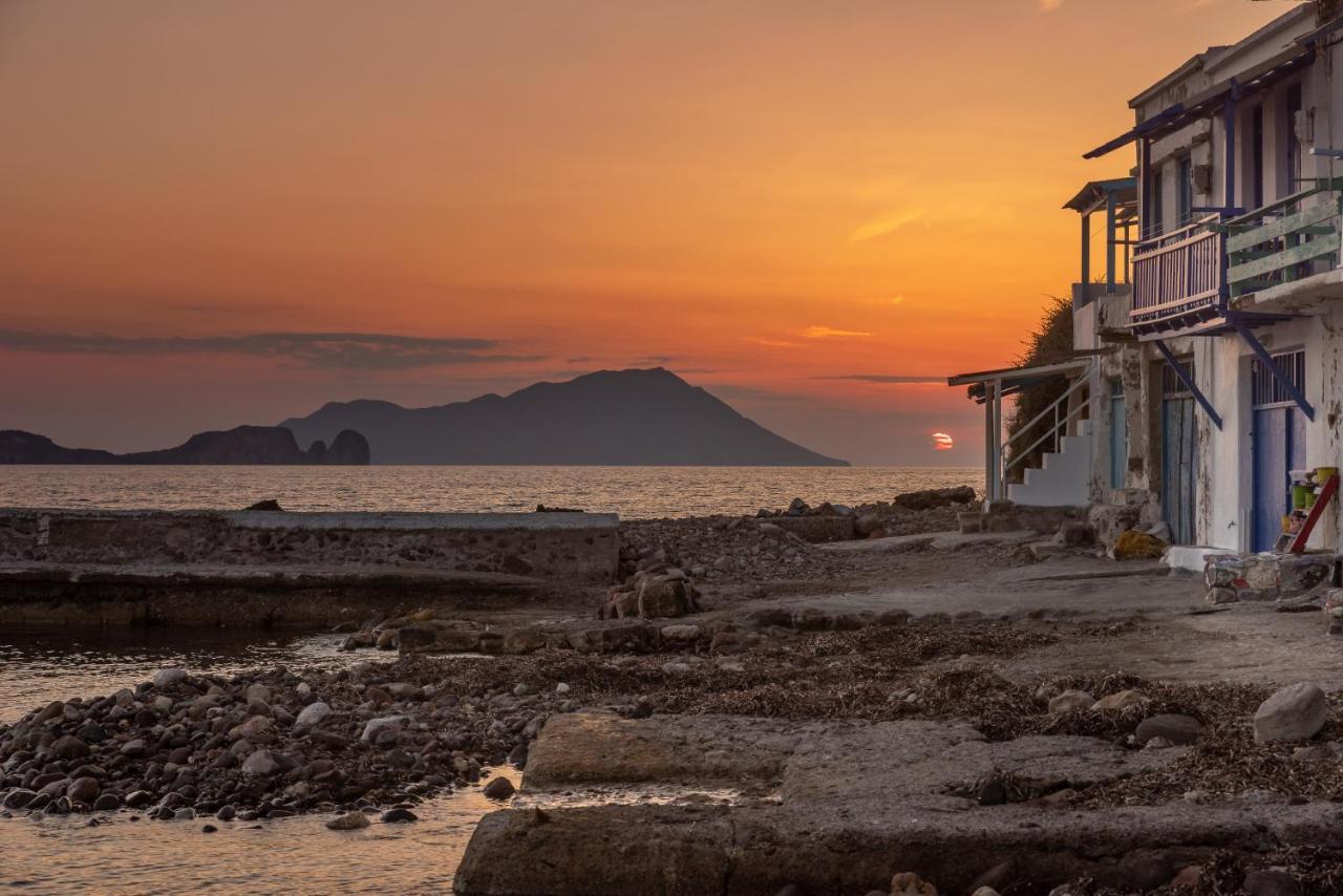 The Colourful Land Milos Klima  Kültér fotó